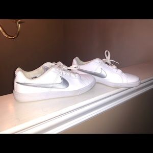 White nike sneakers